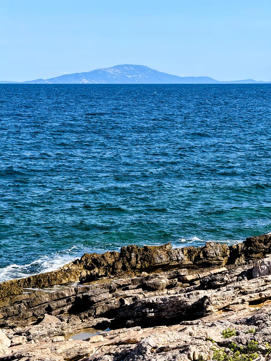 Different shades of sea